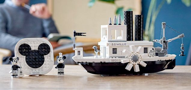 Nouveau LEGO Ideas 21317 Steamboat Willie disponible