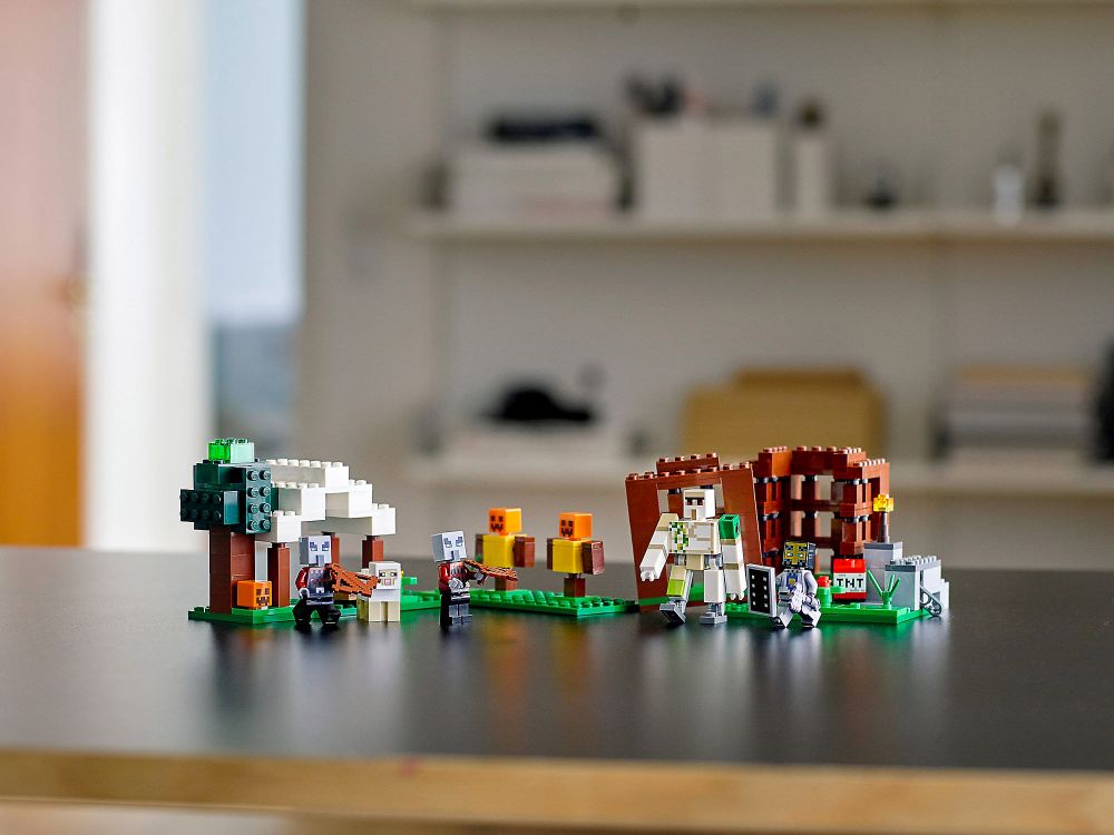 LEGO® Minecraft™ 21159 - L'avant-poste des pillards - Cdiscount Jeux -  Jouets