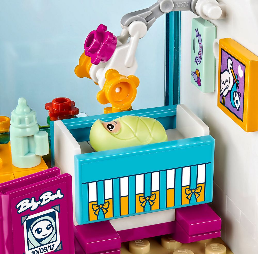 LEGO Friends 41318 pas cher L hopital d Heartlake City