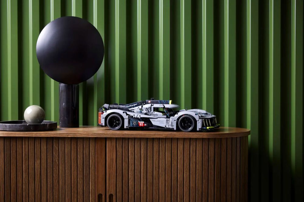 LEGO Technic 42156 pas cher, Peugeot 9X8 24H Le Mans Hybrid Hypercar