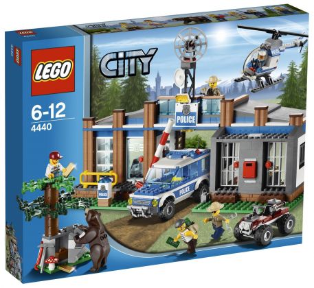 LEGO City 4440 Le poste de police en forêt