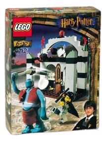 LEGO Harry Potter 4712 Troll on the Loose