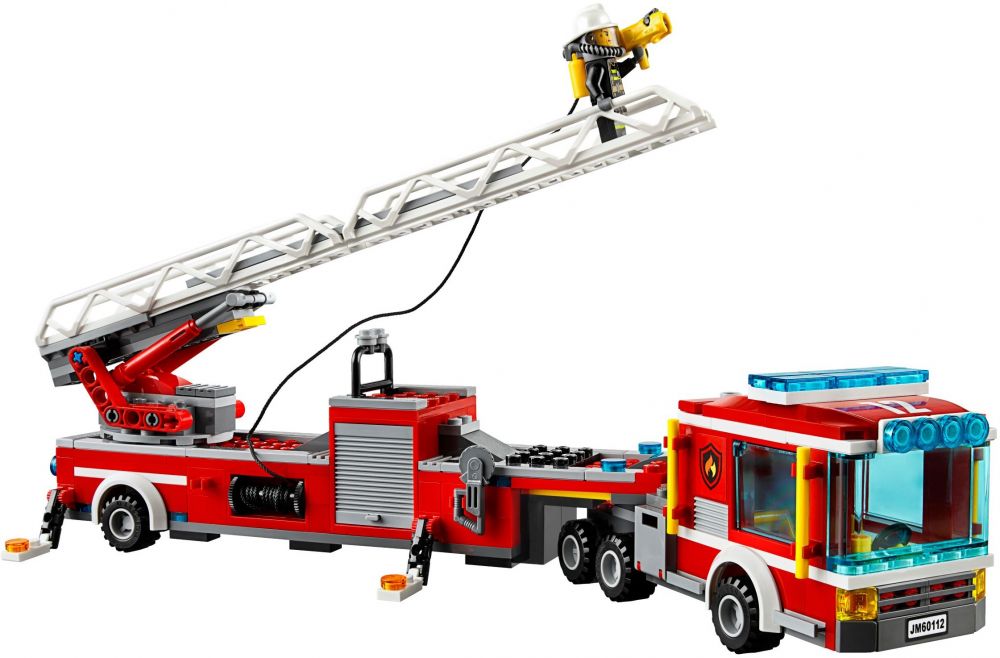LEGO City 60112 pas cher, Le grand camion de pompiers