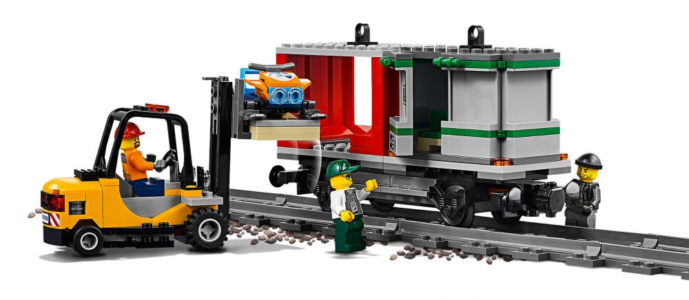 LEGO City 60198 pas cher, Le train de marchandises télécommandé