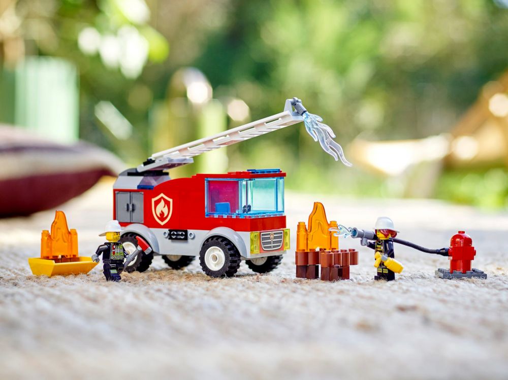 LEGO City 60280 Le camion des pompiers avec échelle et mini figurines de  pompier pour garçon ou fille de 4 ans et plus LEGO - Cdiscount Jeux - Jouets