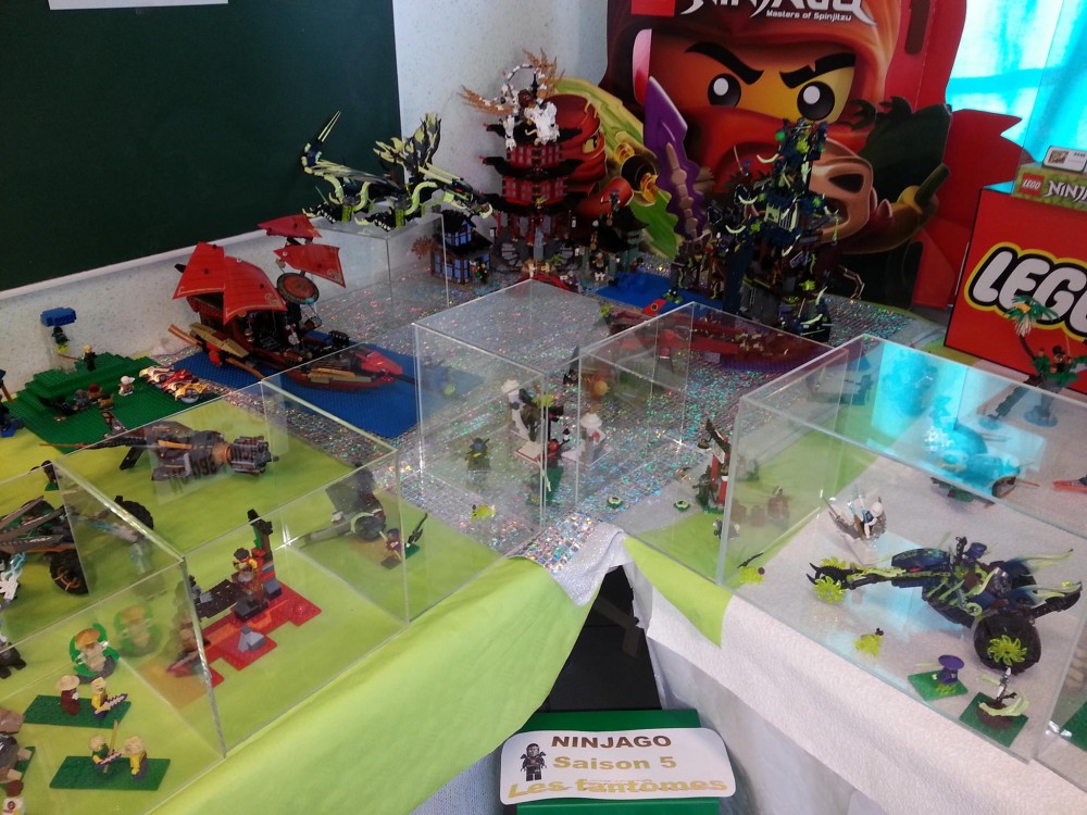 Stand LEGO Ninjago Exposition LEGO Maisons (28700)