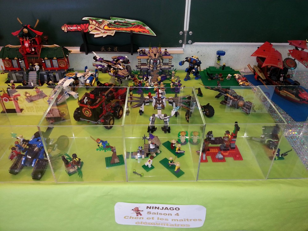 Stand LEGO Ninjago Exposition LEGO Maisons (28700)