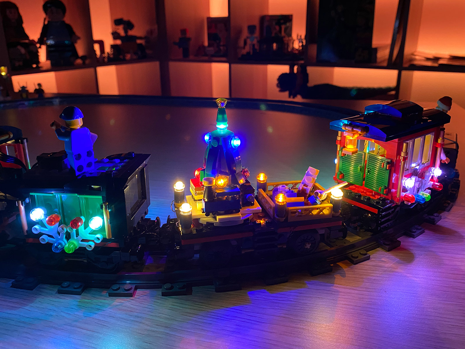 Les décorations latérales sur les wagons changent de couleurs