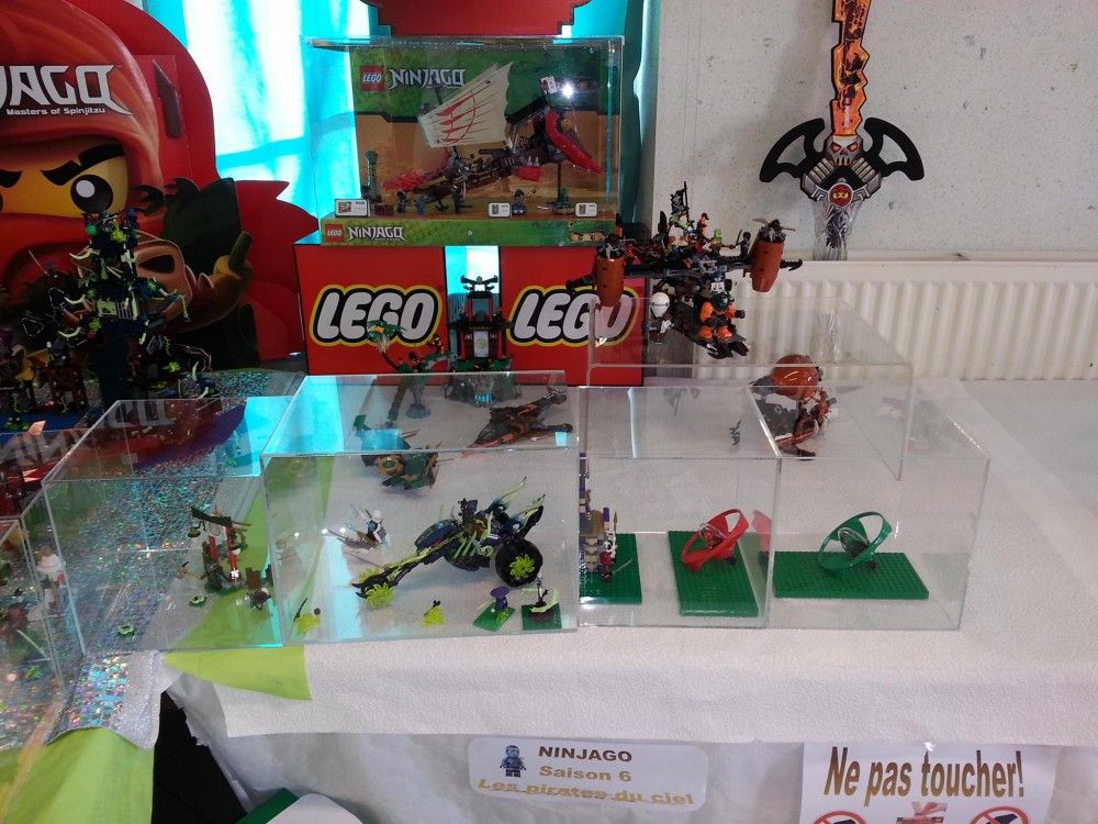 Stand LEGO Ninjago Exposition LEGO Maisons (28700)