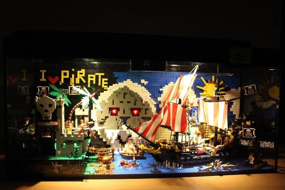 Vitrine Art of Brick Parc à jeux Château des pirates Alès