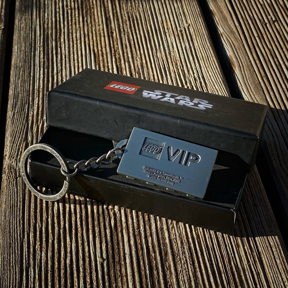 Le porte-clés LEGO Star Wars en métal de Han Solo dans la carbonite